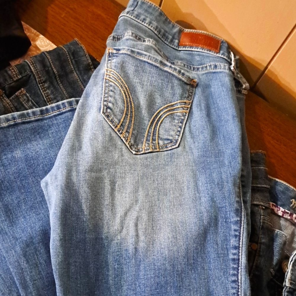 HOLLISTER bootcut low-rise jeans